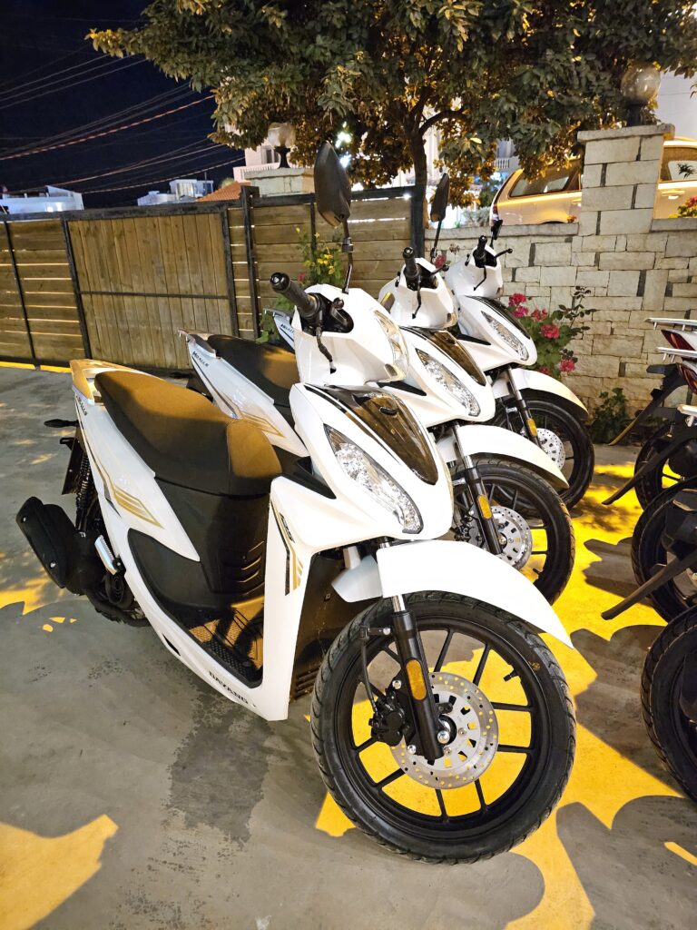 Noleggio scooter e moto Ksamil